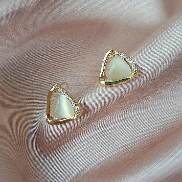 Boucles d'oreilles sophistiquées en opale triangulaire et cristal