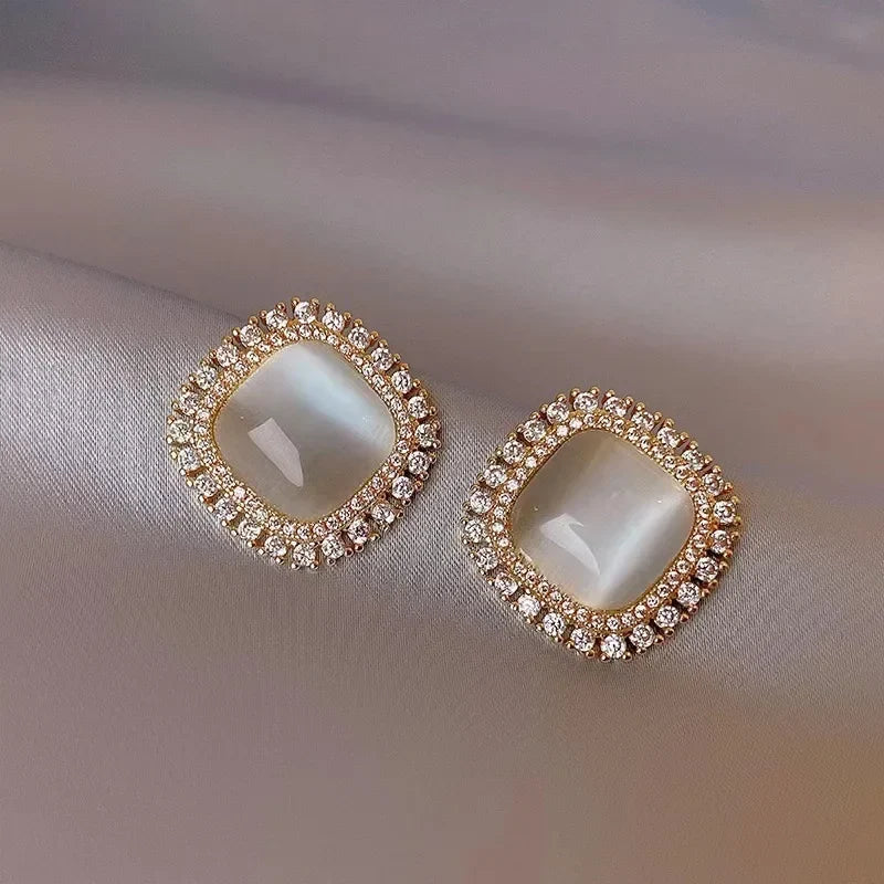 Boucles d'oreilles créoles carrées en opale et cristaux CZ