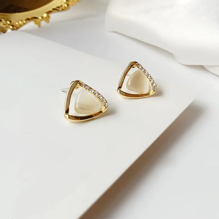 Boucles d'oreilles sophistiquées en opale triangulaire et cristal