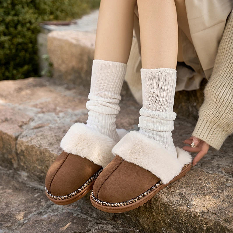 Chaussons d'Hiver Féminins en Peluche avec Doublure en Doux Velours et Confort Chaud