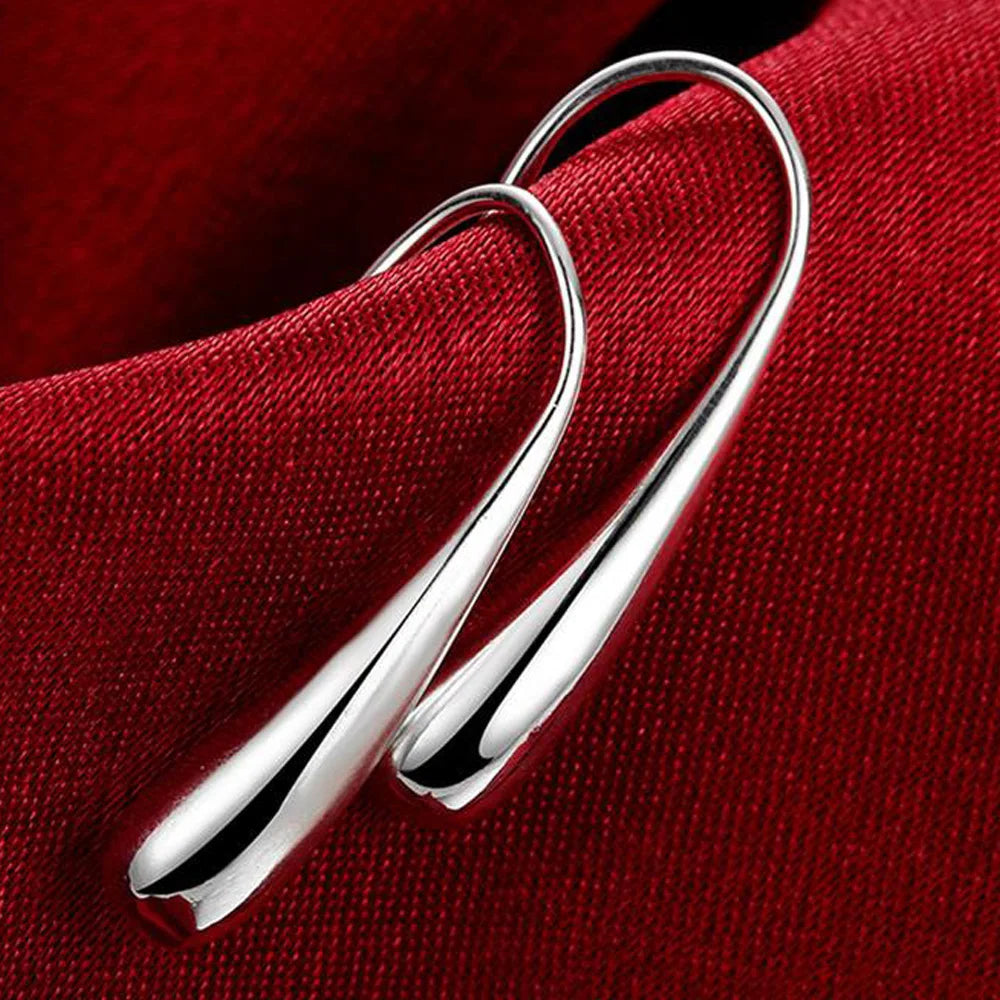 Boucles d'oreilles créoles en argent sterling en forme de goutte d'eau