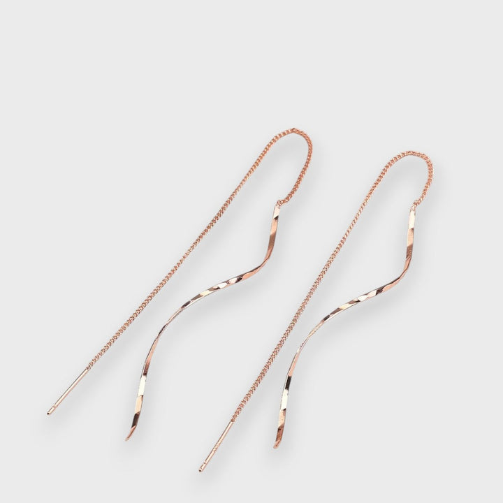 Elwira – Boucles d'oreilles longues en forme de vague