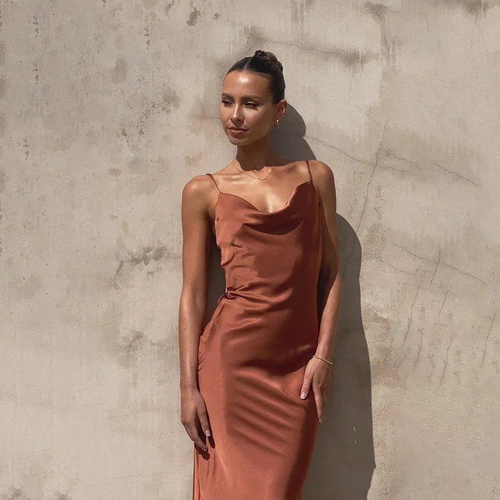 Daira™ | Robe longue en satin