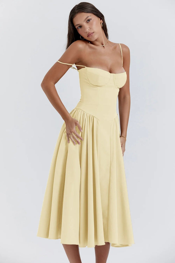 Cheri - Robe midi à bretelles et dos ouvert
