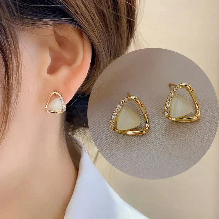 Boucles d'oreilles sophistiquées en opale triangulaire et cristal