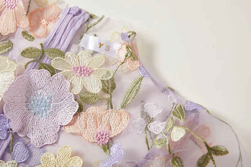 Andrea - Robe maxi transparente avec broderie délicate