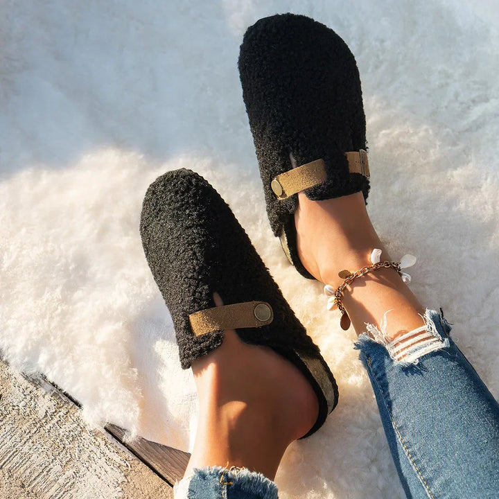 Chaussons Femme Slip-On avec Détail Boucle et Confort Doux et Accueillant