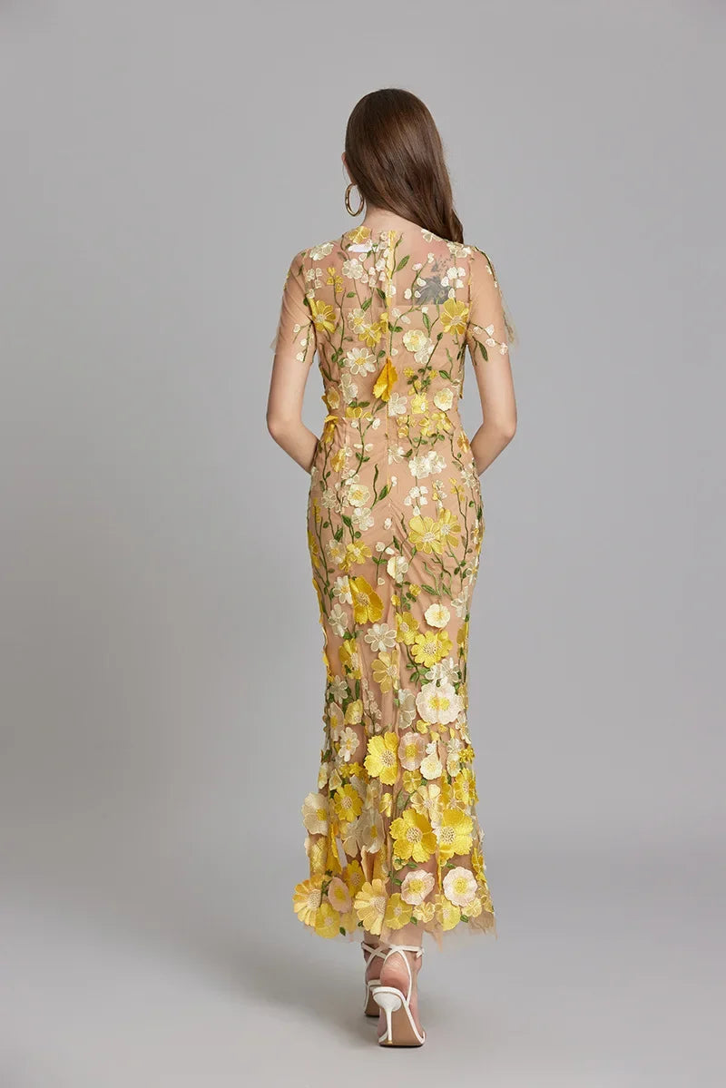 Andrea - Robe maxi transparente avec broderie délicate