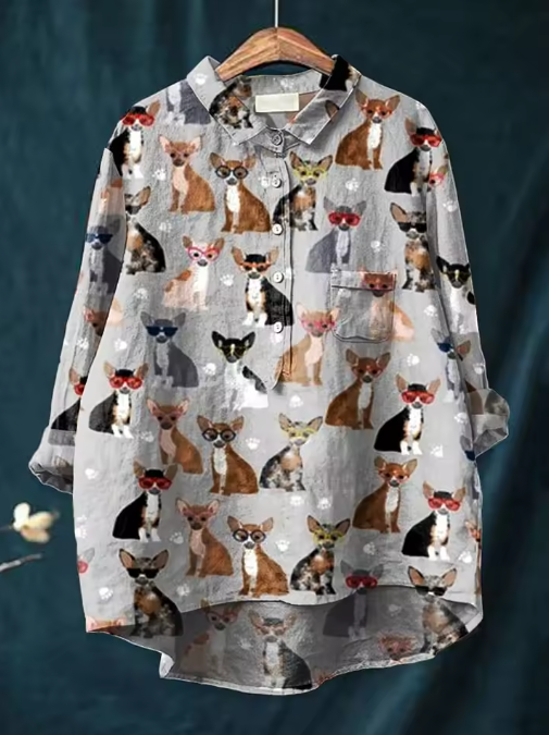 Cleo | Blouse imprimée de lunettes de soleil Chihuahua cool