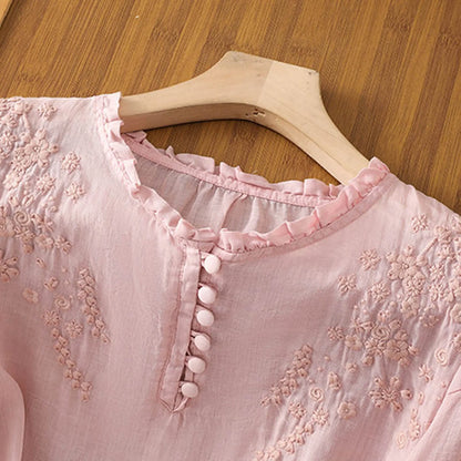 Evelyn – Blouse à boutons brodée