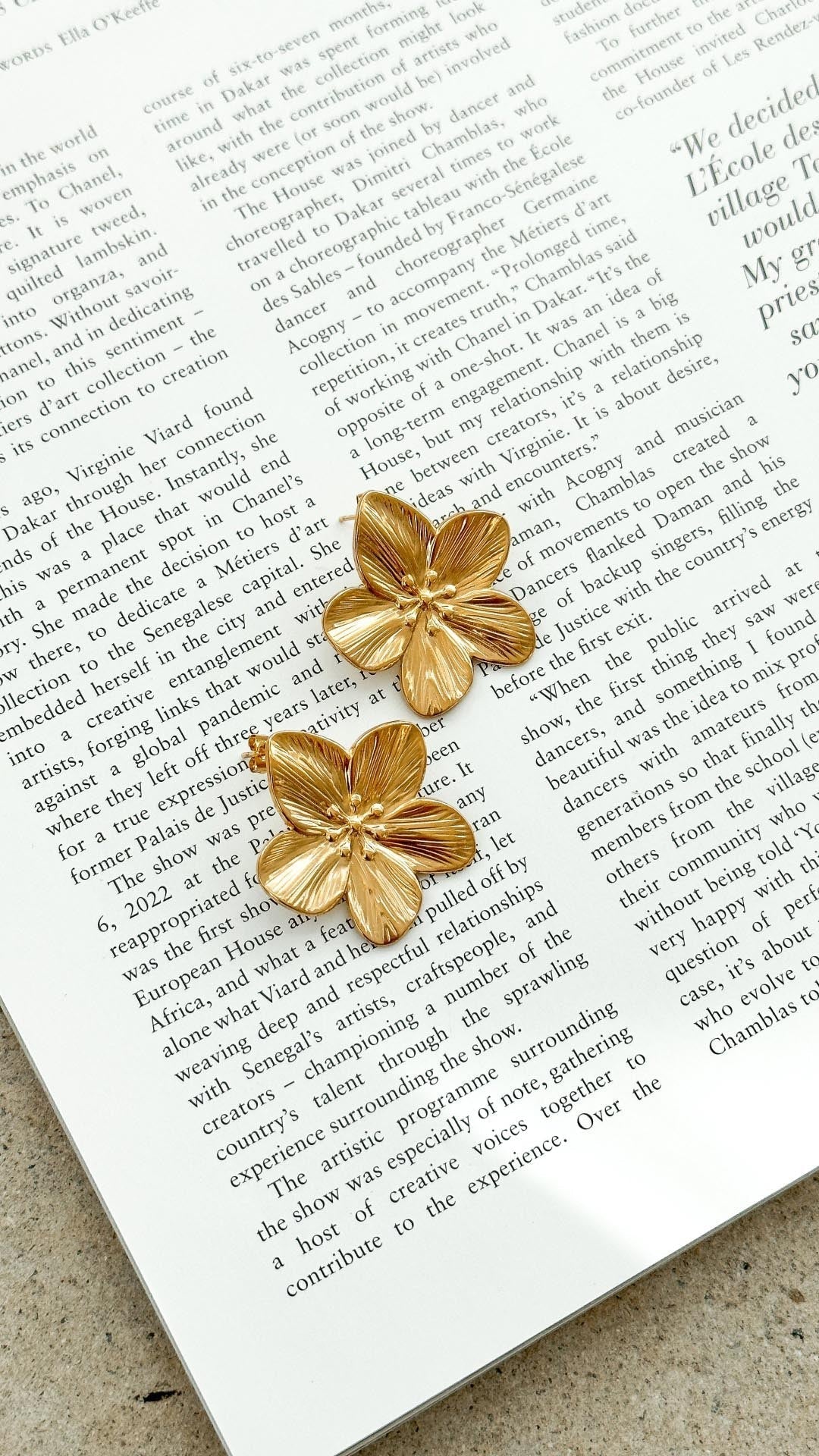 Lexi | Boucles d'Oreilles en Fleurs Plaquées Or