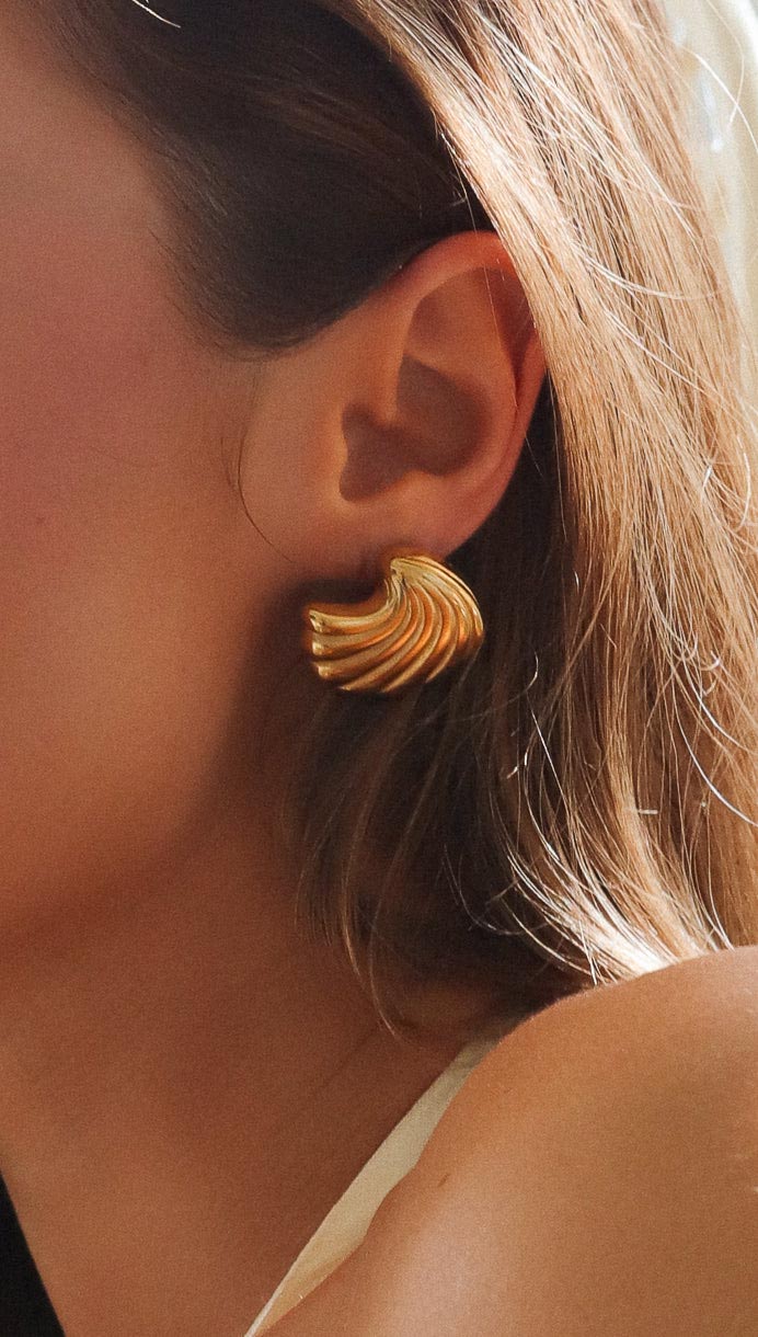 Emery | Boucles d'Oreilles en Coquillage Doré