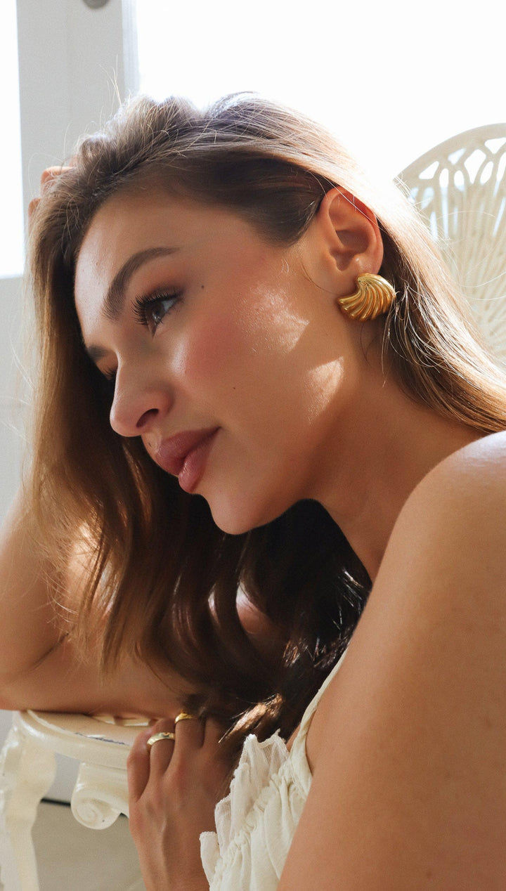 Emery | Boucles d'Oreilles en Coquillage Doré