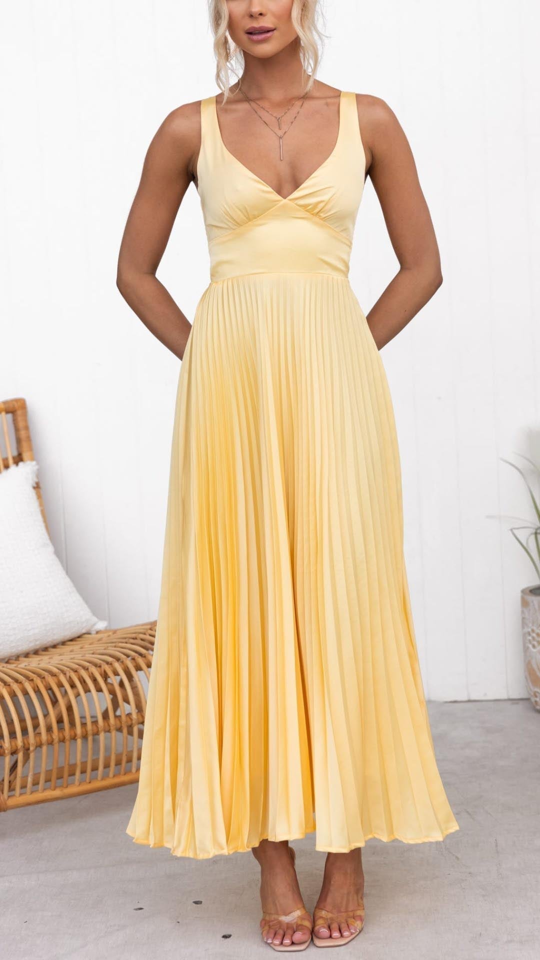 Aby™ | Robe Maxi Plissée Jaune à Décolleté en V
