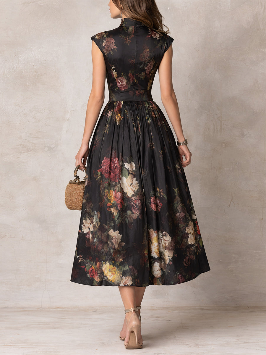 Patricia | Robe Midi Plissée en Satin Noir avec Fleurs