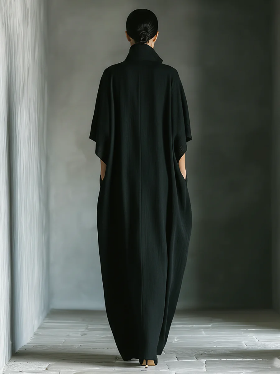 Alessandra • Robe Longue Noire Oversize avec Manches Kimono