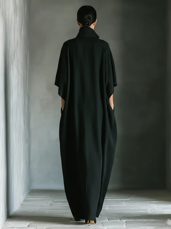 Alessandra • Robe Longue Noire Oversize avec Manches Kimono