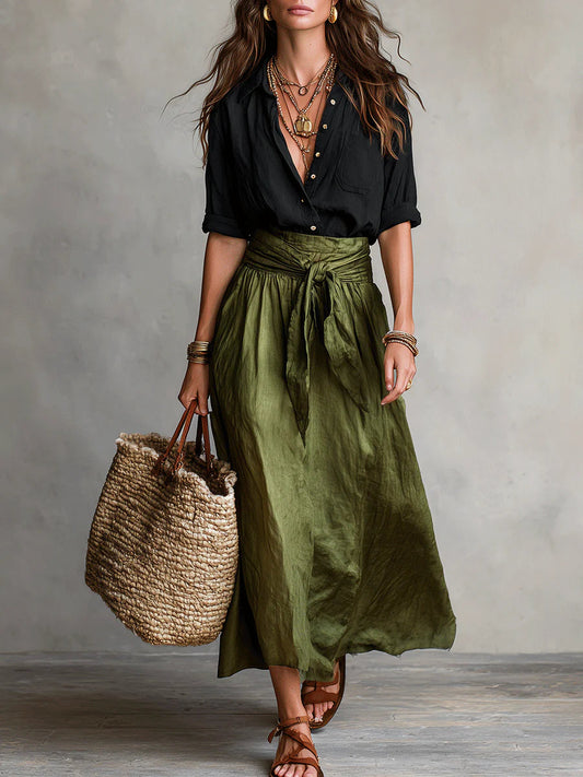 Vera – Ensemble de deux pièces : t-shirt noir et jupe midi verte olive
