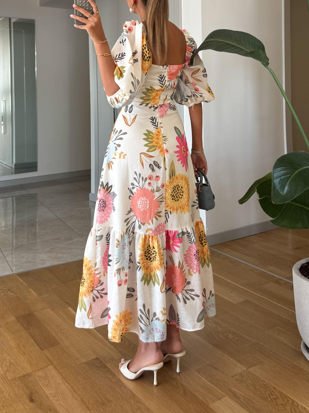 CAMILLE – ROBE ÉLÉGANTE À MANCHES VOLANTÉES EN FLEURS