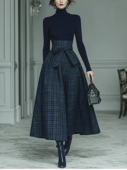 Ensemble Haut à Col Montant Élastique Bleu Foncé et Jupe à Carreaux