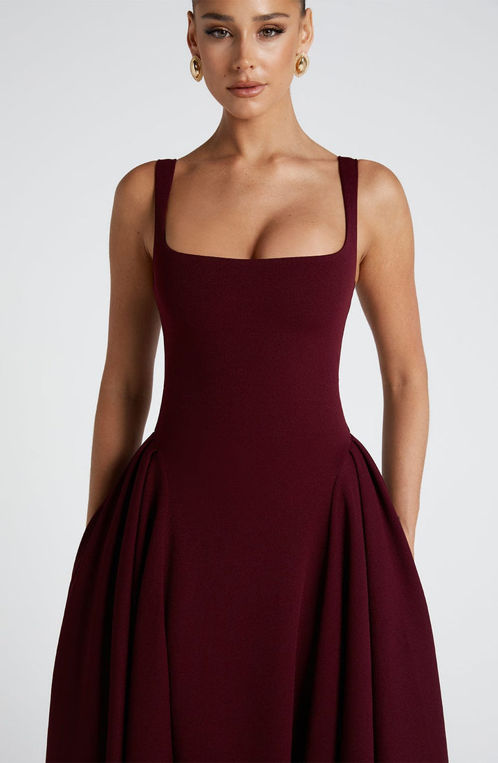 Betty | Robe Midi en Laque Cerise