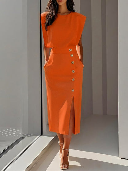 Malene™ | Robe Midi Unie avec Ouverture de Boutons et Col Rond