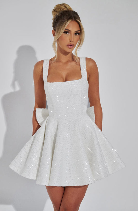Yara - Robe Mini Sans Dos avec Paillettes et Nœud