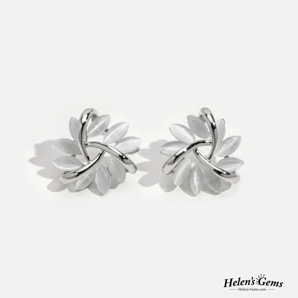 Boucles d'oreilles en or avec pétales d'opale exquise et élégante