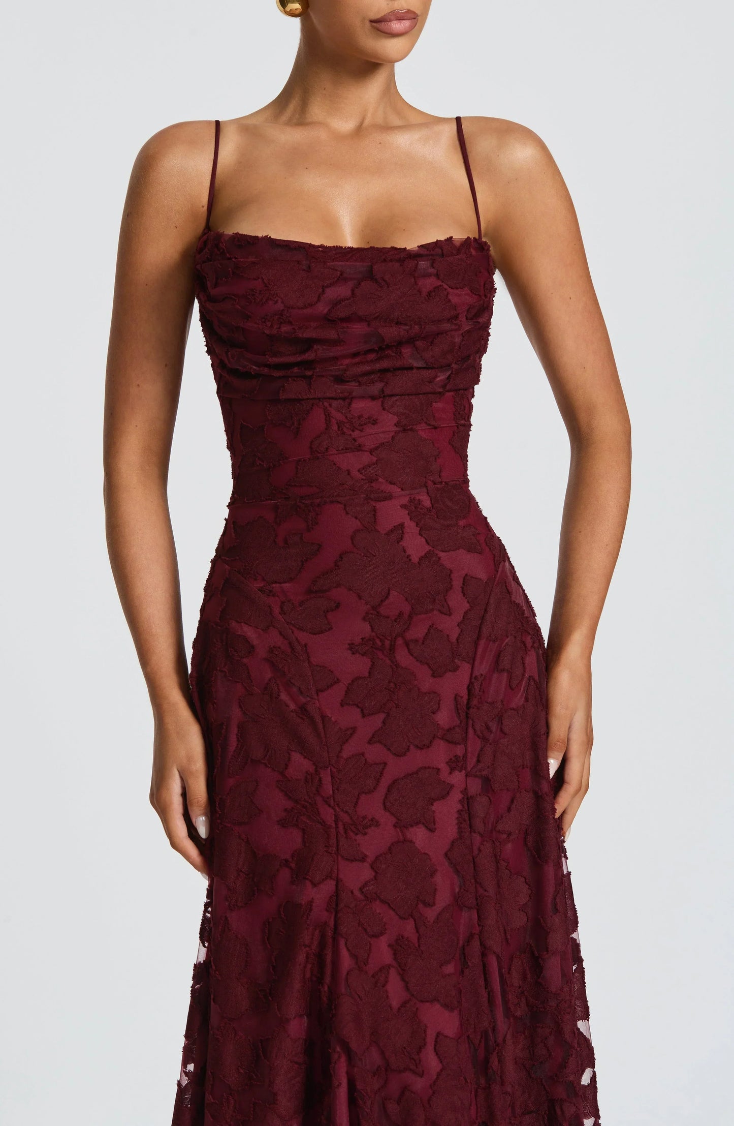 Rubis | Robe longue élégante en dentelle florale
