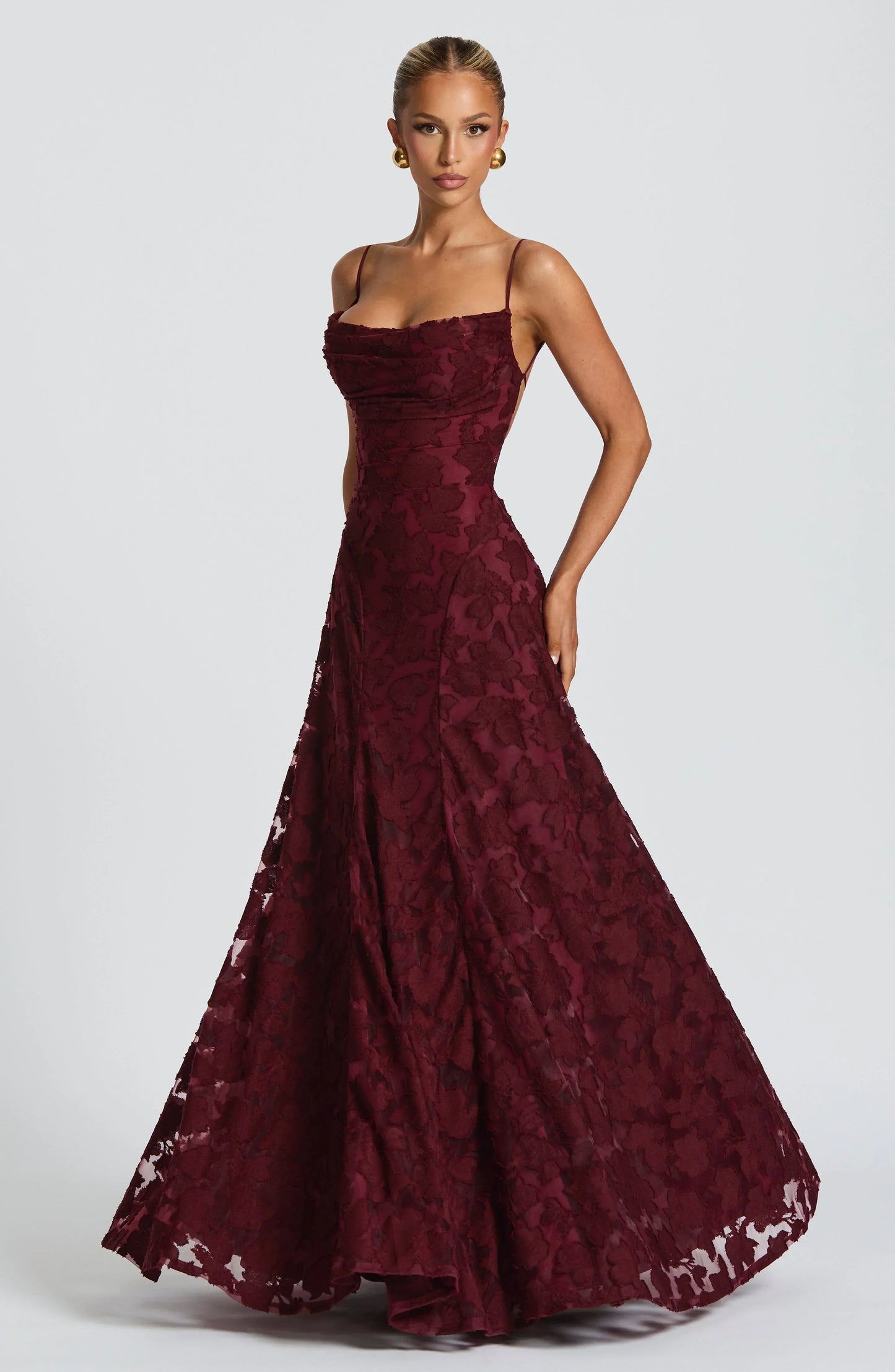 Rubis | Robe longue élégante en dentelle florale