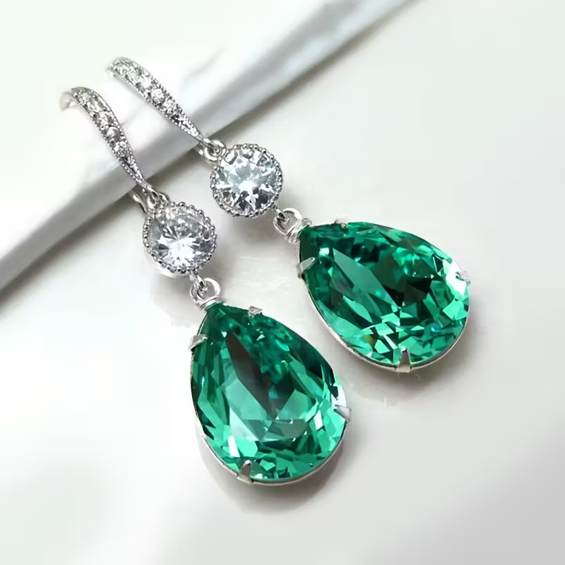 Boucles d'oreilles en forme de goutte d'émeraude