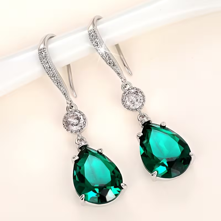 Boucles d'oreilles en forme de goutte d'émeraude
