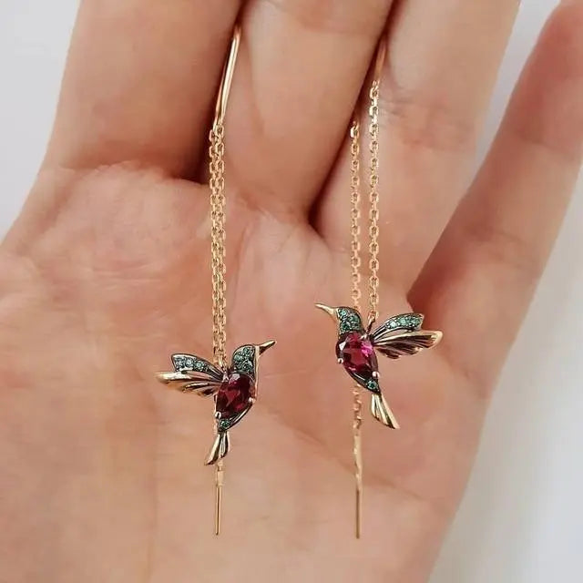 Boucles d'oreilles Threader Hummingbird en or avec des cristaux